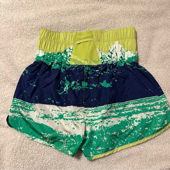 FP Movement x Free People The Way Home High Waist Shorts Mountain Print Blue - Picture 4 of 12